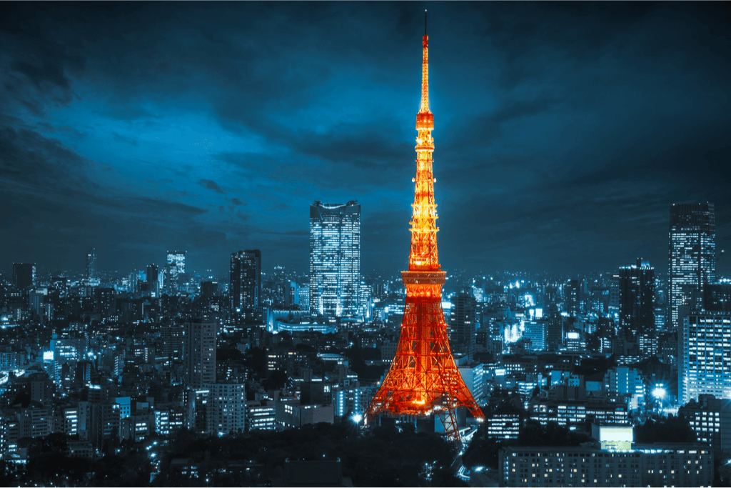 A night time photo of Tokyo Tower, one of the five best locations to enjoy the Tsukimi festival.