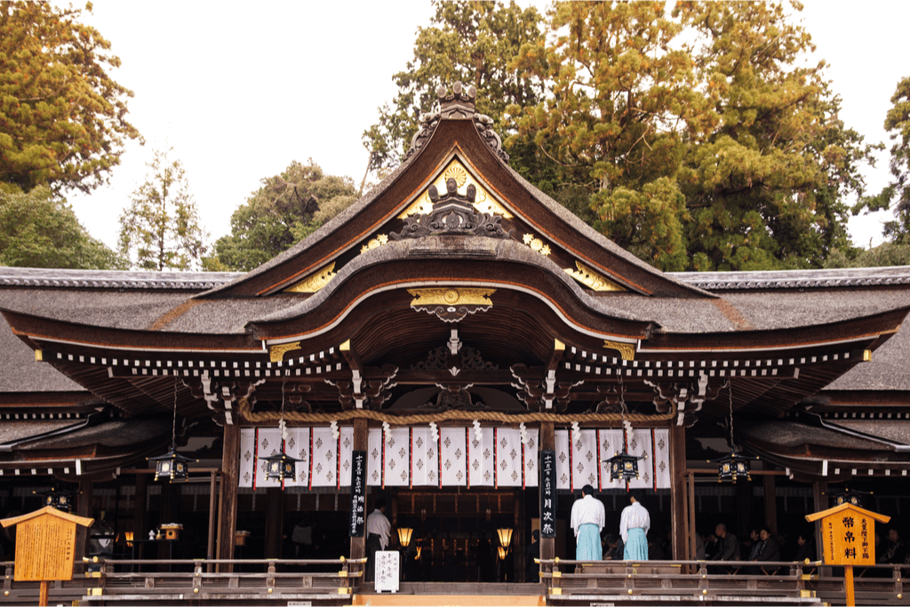 Exterior shot of Omiwa Shrine in Nara, birthplace of somen noodles.