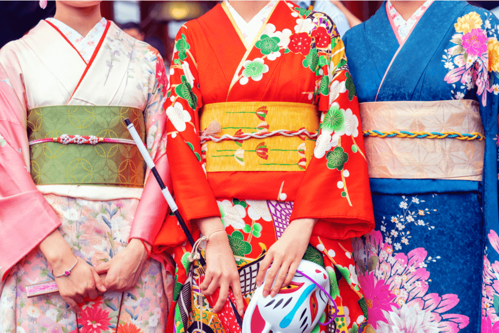 A picture of people wearing kimonos.