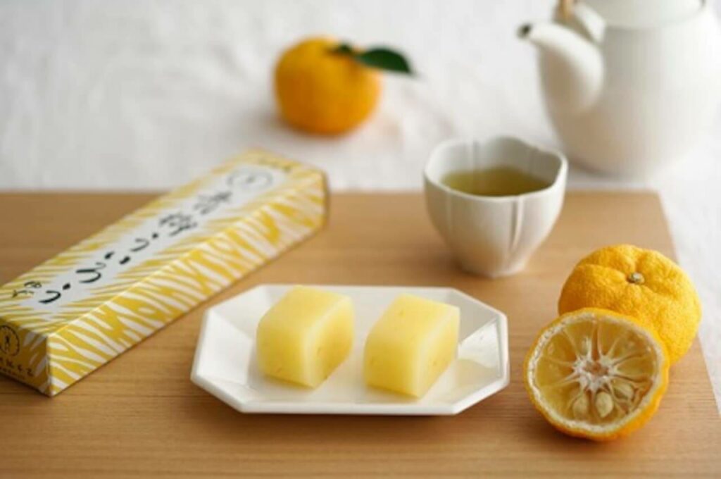 A plate of yellow uiro mochi from Aoyagi Sohonke.