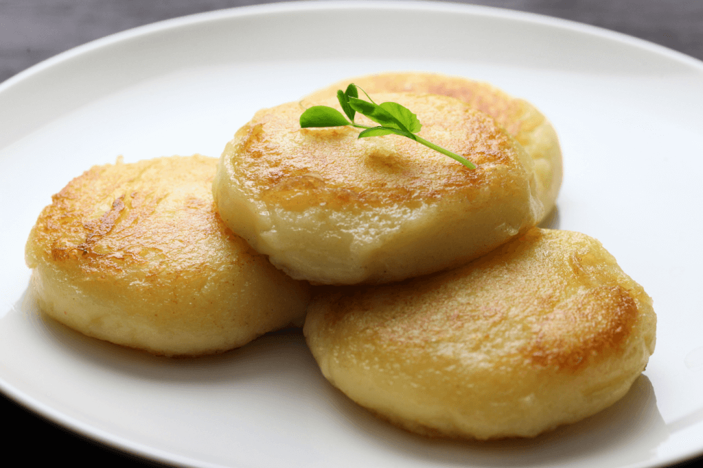A plate of imomochi (potato cake) which rivals even the best rice cake flavors.