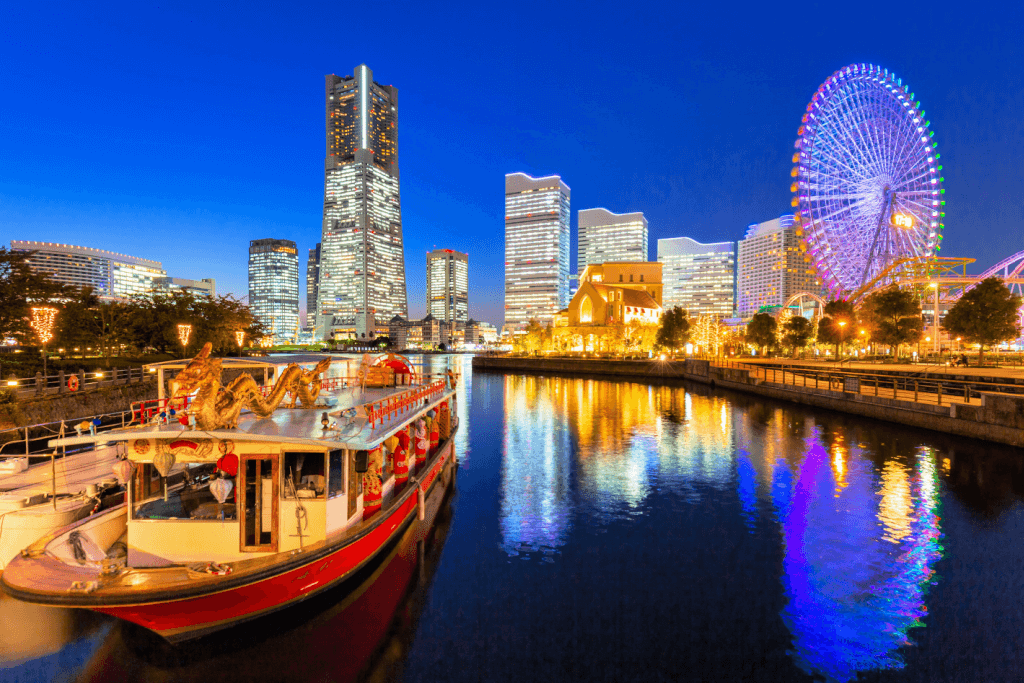 Yokohama at night It is a port city in Kanagawa with a ferris wheel.
