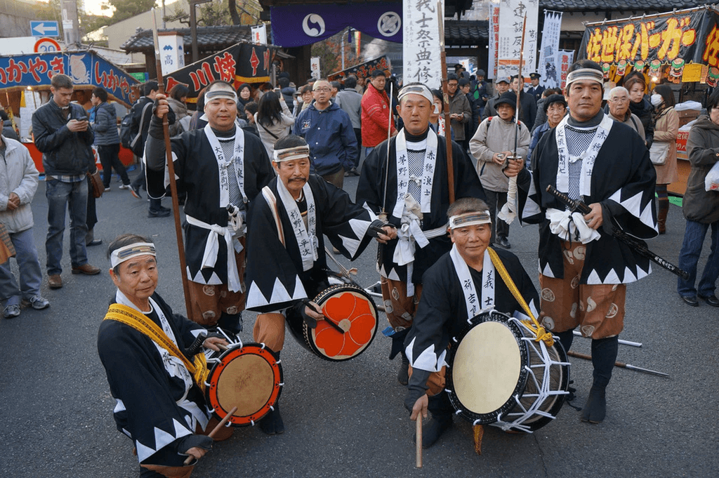Men drumming at the Ako Gishisai.