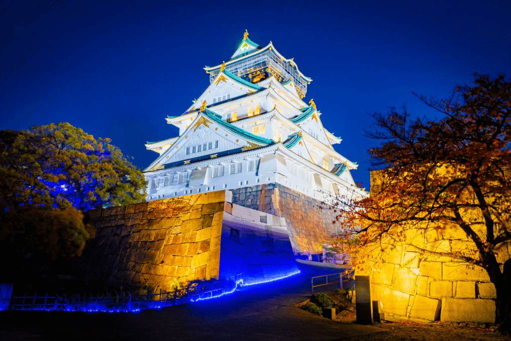 Himeiji Castle at night.
