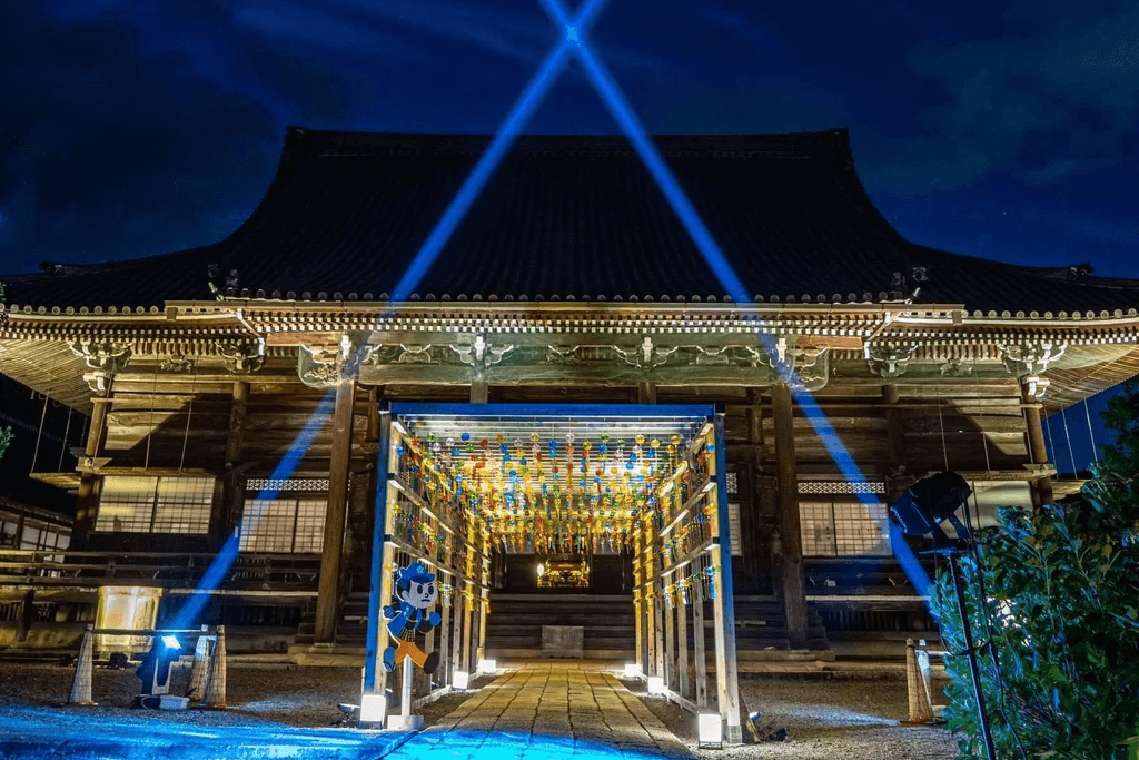 The Ishiyama Temple at night.