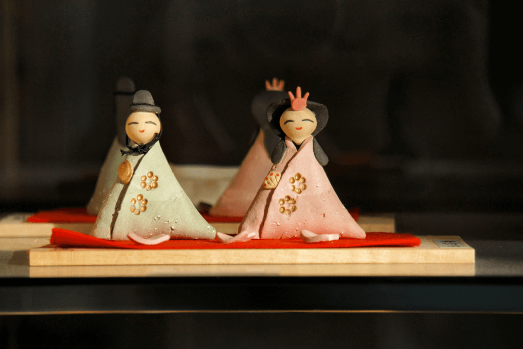 Two traditional dolls in the Tokugawa Art Museum.