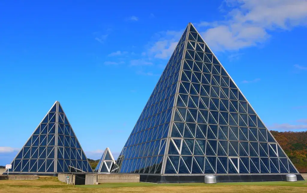 Glass pyramids at the Nima Sand Museum in Shimane.
