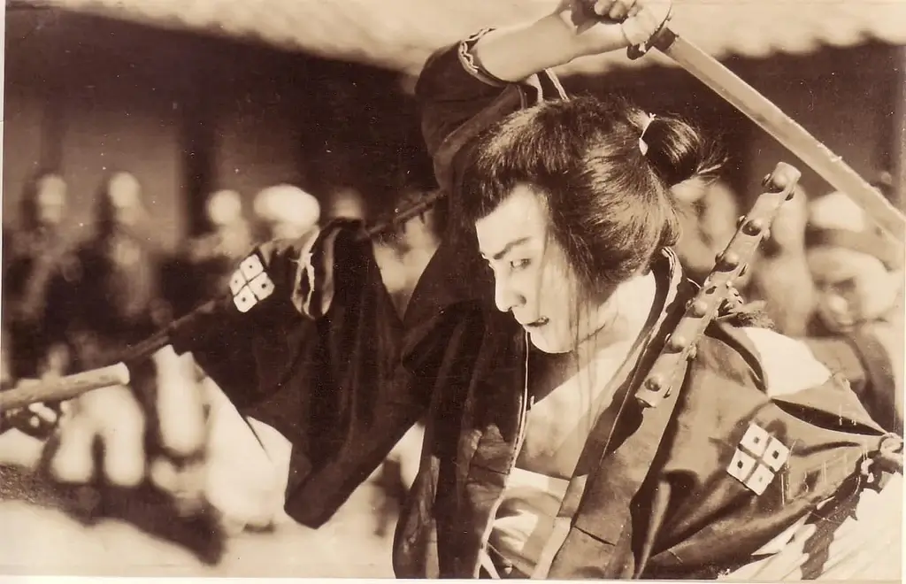 A scene from "Orochi" (1985). A samurai is in distress. It's a jidaigeki film.