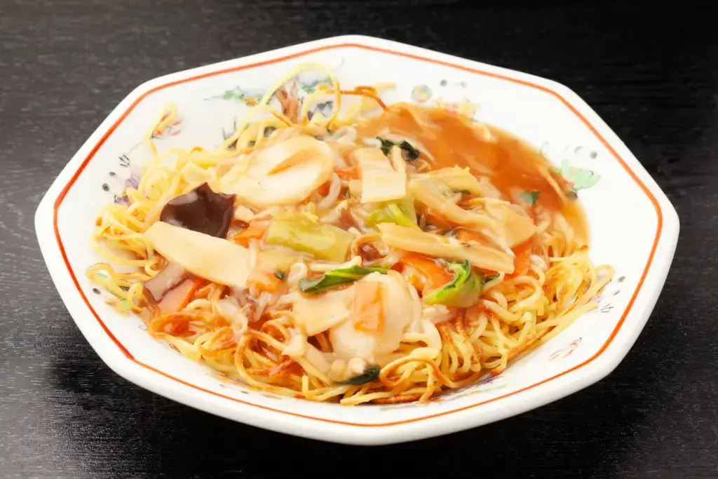 A plate of ankake yakisoba.