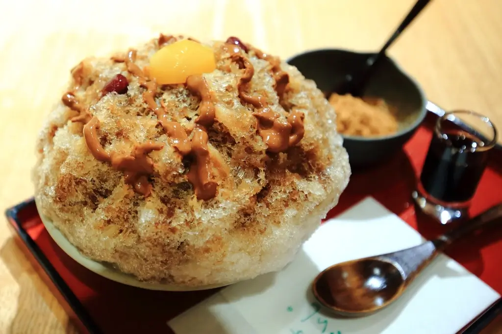 A bowl of "wagamamagoori" from Gion Koishi.