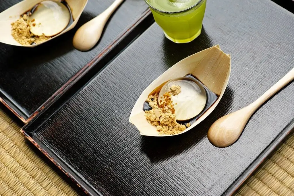 A raindrop cake from Kinseiken Wagashi.