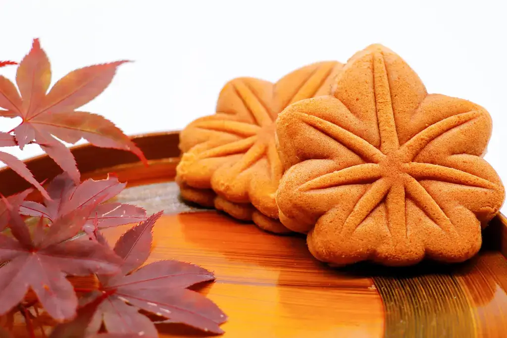 A plate of momiji manju.