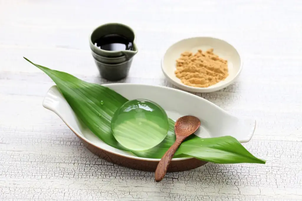 Mizu shingen mochi on a leaf.