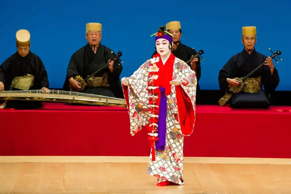 A person doing traditional Ryukyu dance.