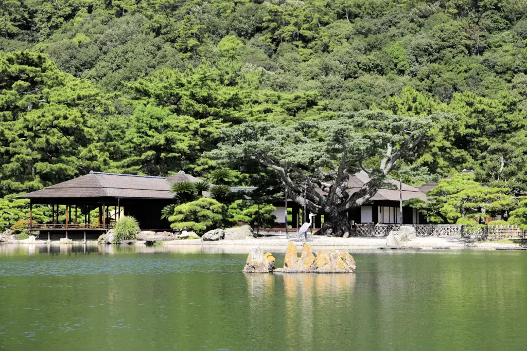 Kikugetsu Teahouse across the river.