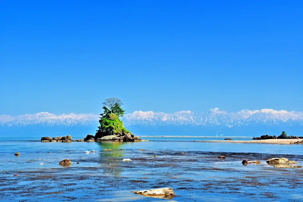 The Amaharashi Coast in Toyama Prefecture.