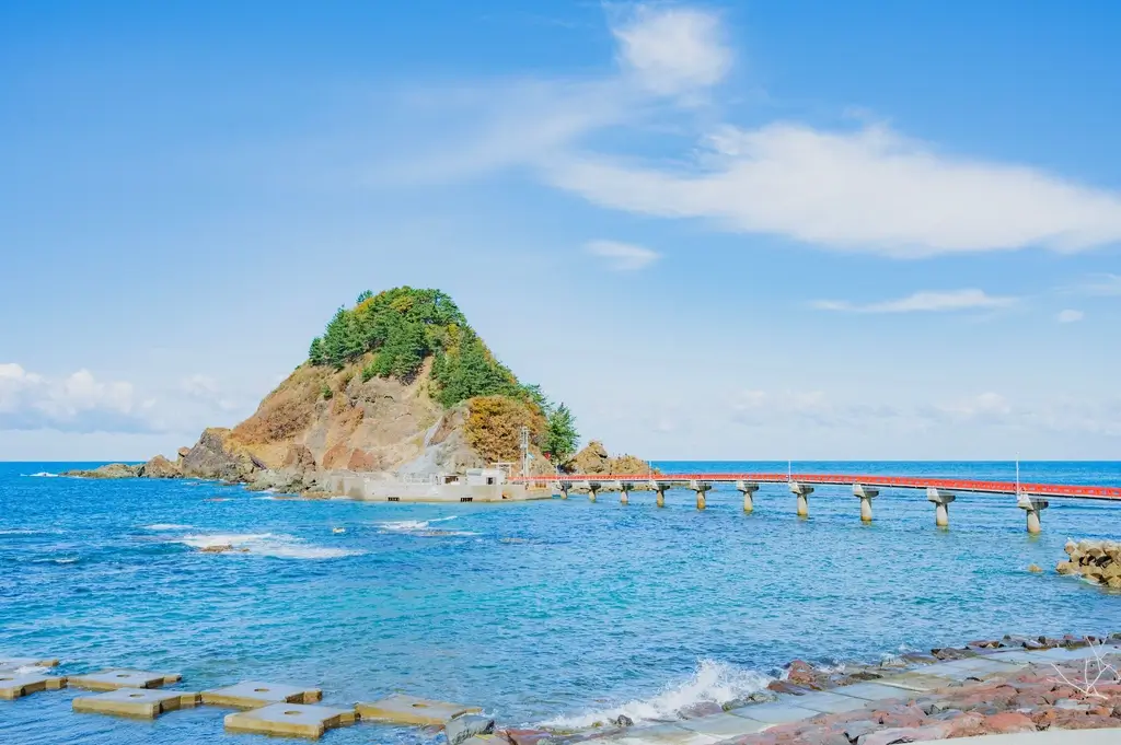 A mountain in the sea near Yamagata Prefecture.