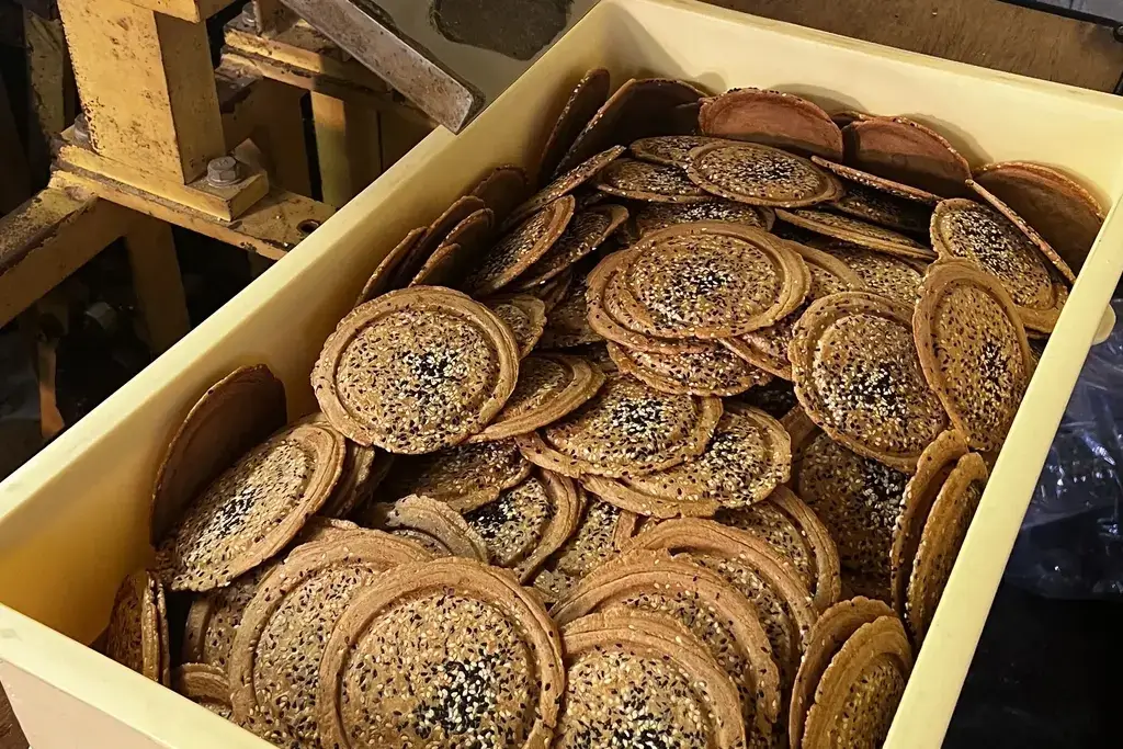 A box of white sesame senbei from Eisendou.