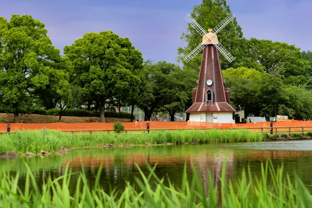 A windmill in a park in Ukima.