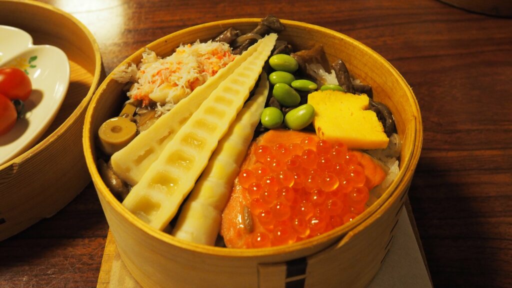 Wappa meshi - dashi with cod row and vegetables