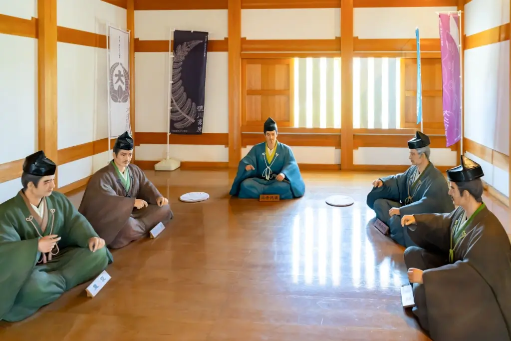 A diorama of Japanese officials in Odawara Castle.