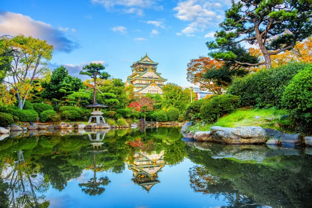 Osaka Castle in the summer.