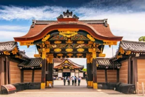 The gate to Ninomaru Palace at Nijo Castle.