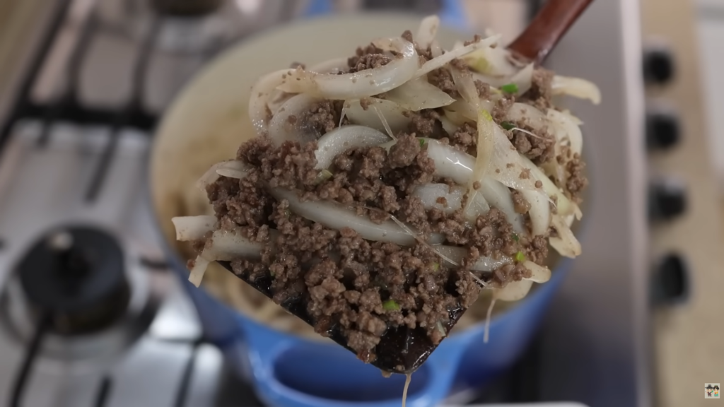 Step-by-step guide cooking the Beef and Onions
