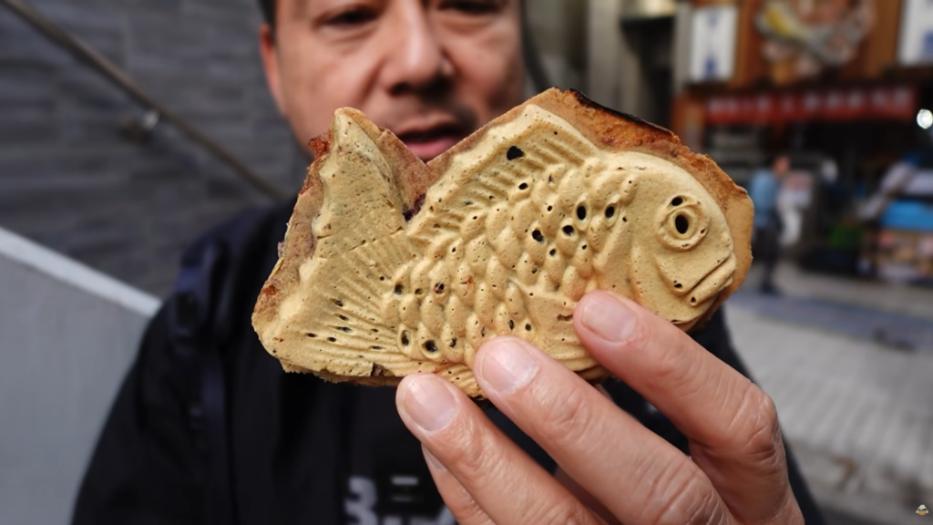 Shinichi trying out the popular Taiyaki in Asagaya